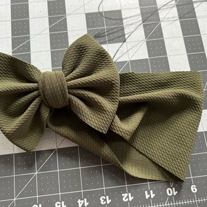 Handmade head wrap. Olive color. Toddler size